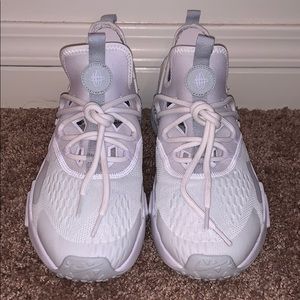 Nike Huarache Drift tennis shoes